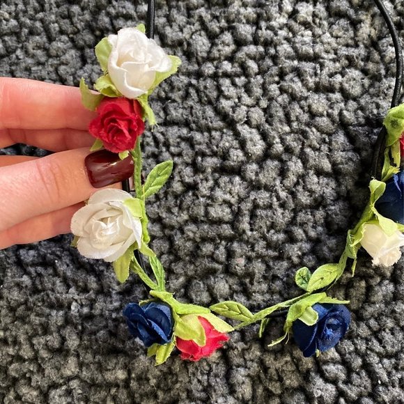 NEW Women's American Flag Mini Rose Buds Flower Crown Headband OS - Picture 2 of 4